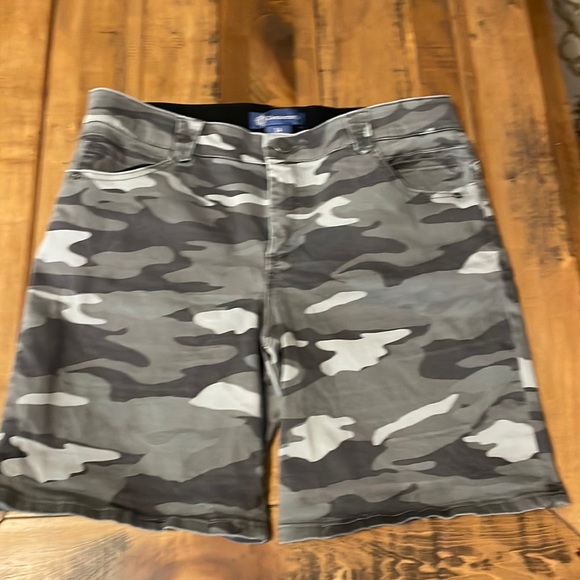 Democracy Pants - Democracy Ab Solution Camo Shorts Size 14